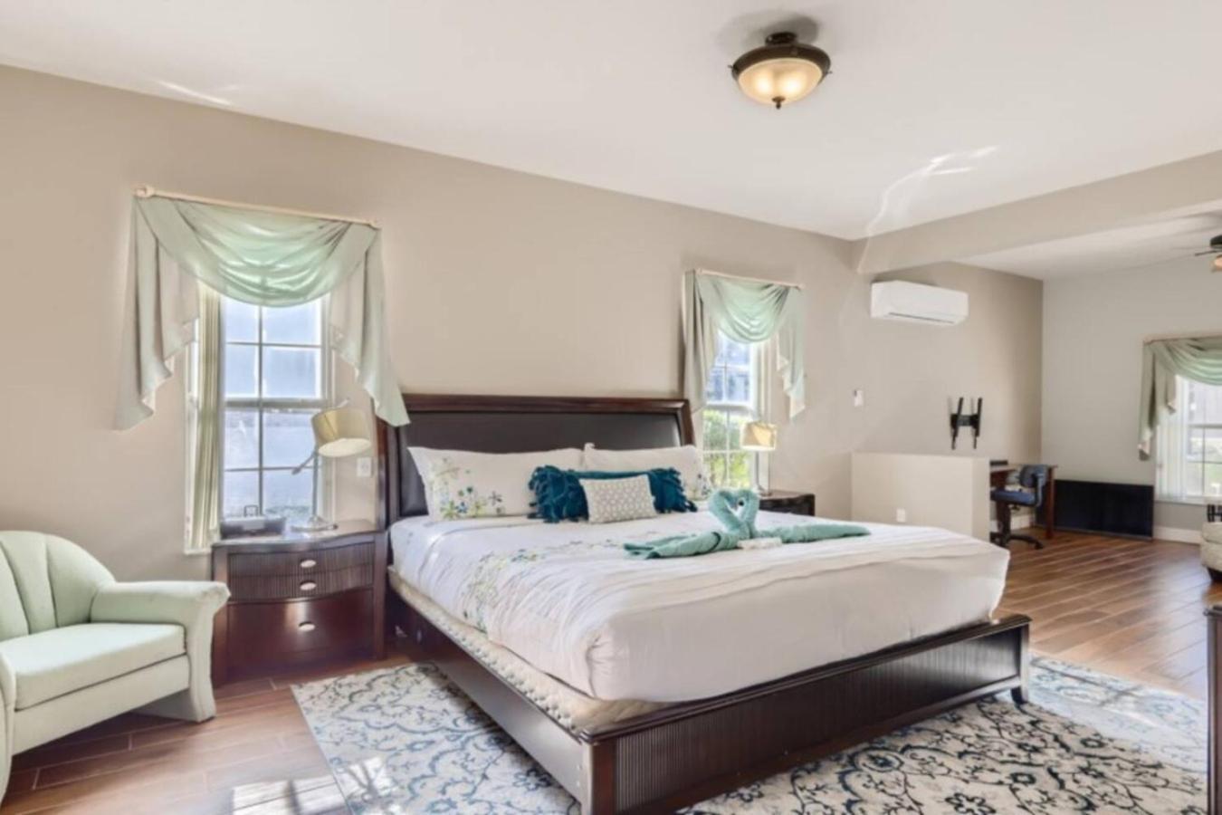 The Marvel Mansion 5br Pool Near World Holiday home Orlando