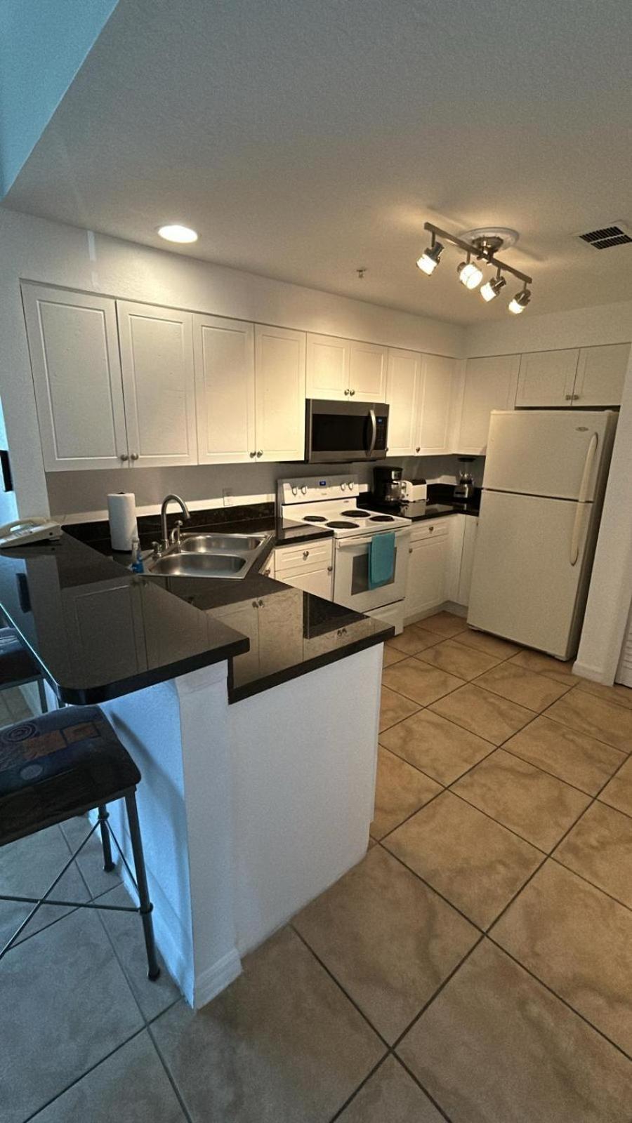Furnished -than 10 Min From Major Parks! Apartment Orlando