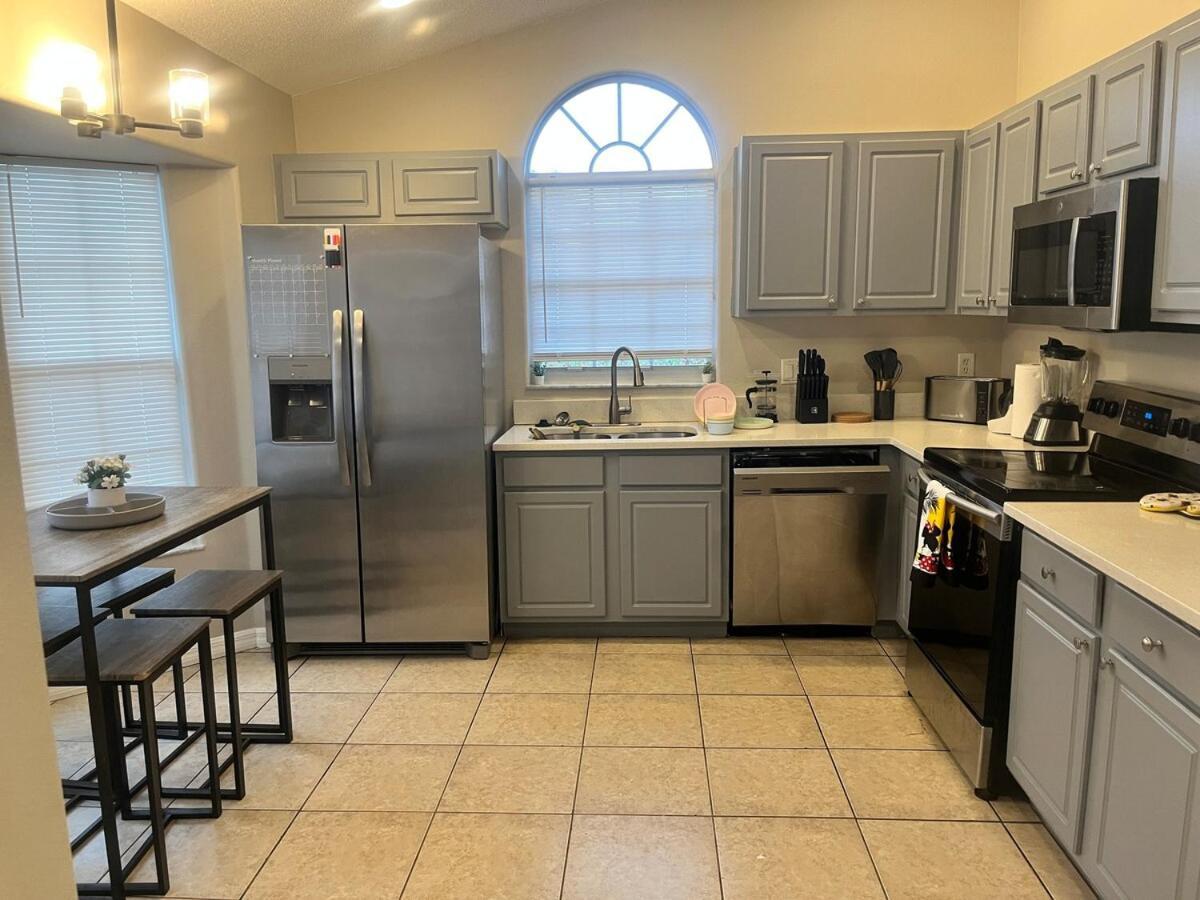Entire Retreat Minutes From Disney, Shopping, And Restaurants 4br,2ba,7beds Sleeps 10 Orlando