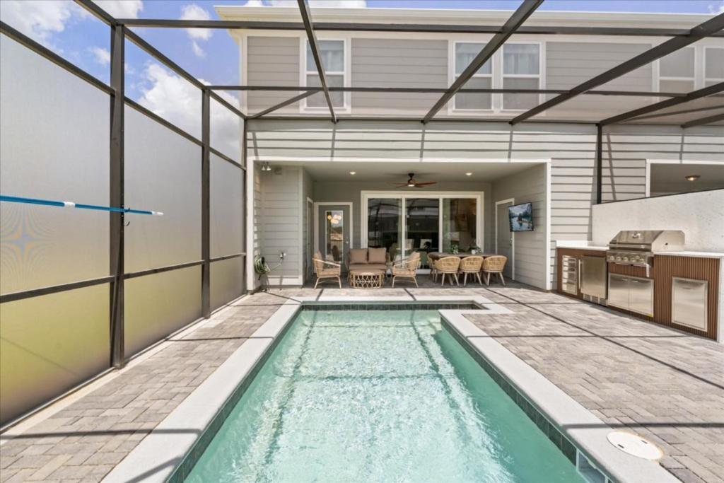 5 Bedrooms - 4,5 Bathrooms - Windsor Cay 16033bw Orlando