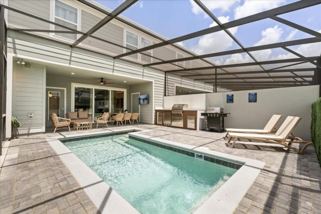 5 Bedrooms - 4,5 Bathrooms - Windsor Cay 16033bw Holiday home