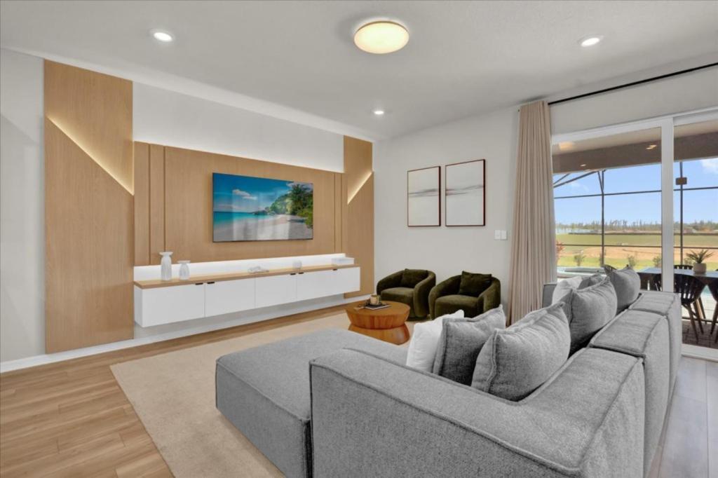 10 Bedrooms - 8 Bathrooms - Windsor Cay 16001cc