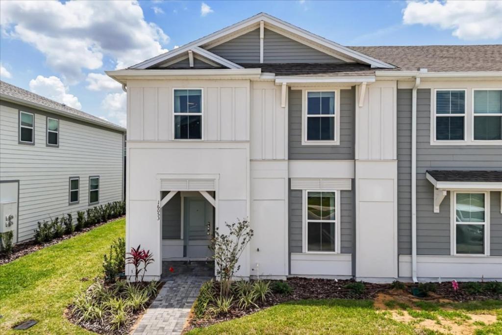 5 Bedrooms - 4,5 Bathrooms - Windsor Cay 16053bw * Orlando
