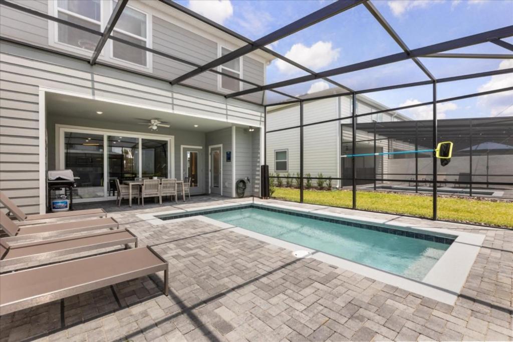 5 Bedrooms - 4,5 Bathrooms - Windsor Cay 16053bw Orlando