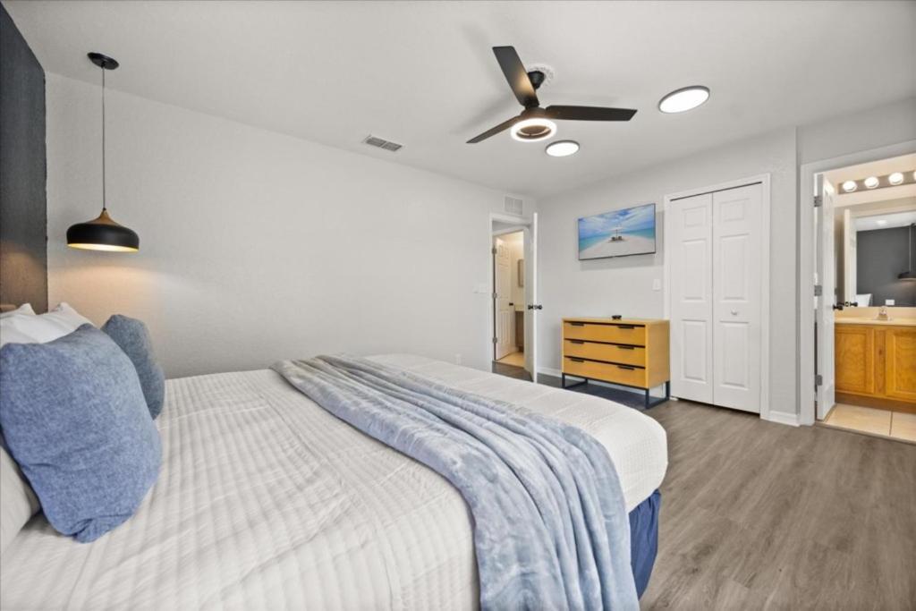 Holiday home 3 Bedrooms - 2,5 Bathrooms - Regal Oaks 5716 *