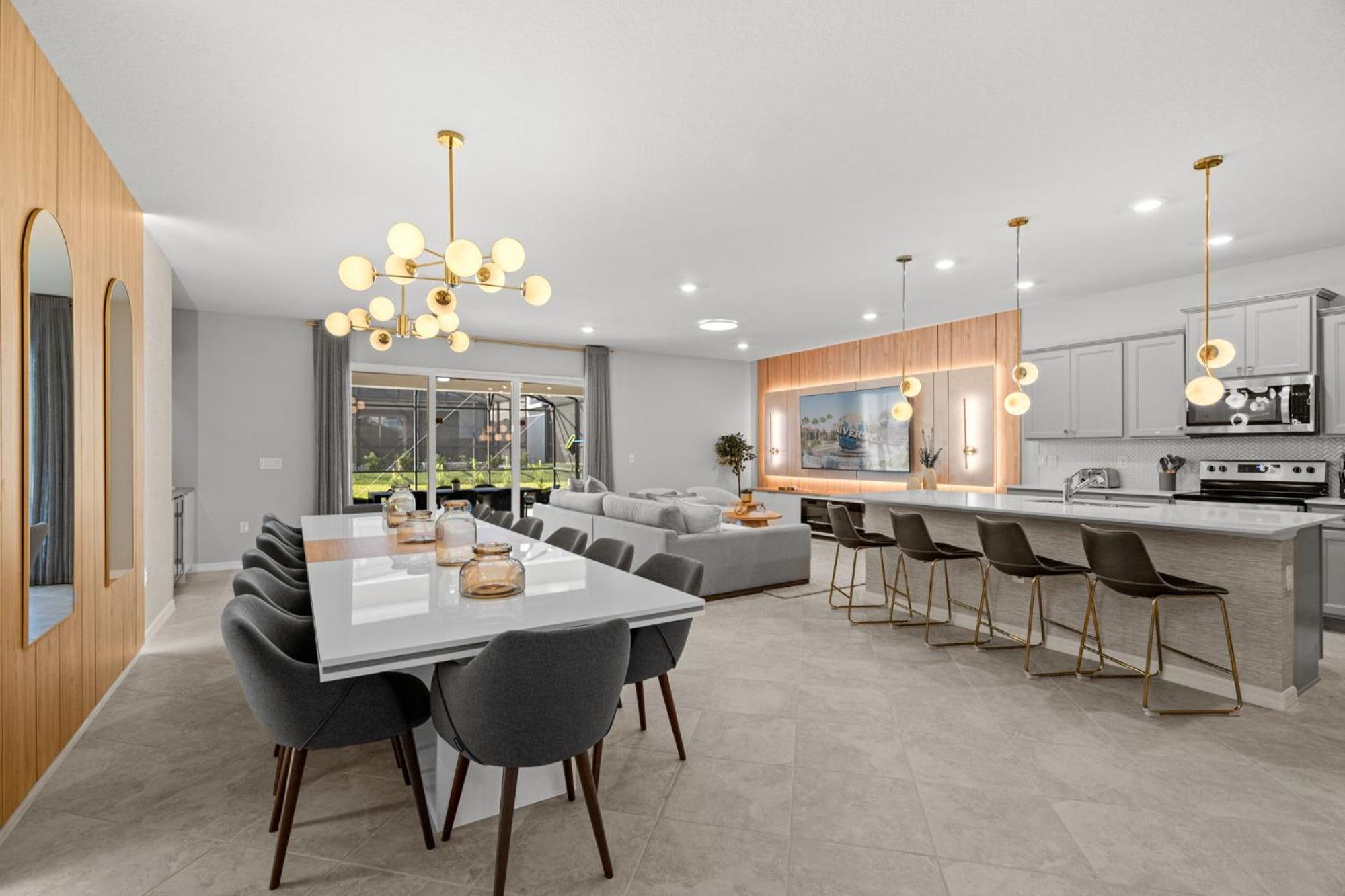 10 Bedrooms - 8 Bathrooms - Windsor Cay 16328sk *