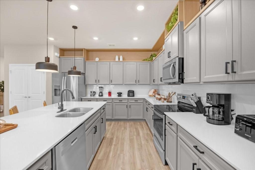 10 Bedrooms - 8 Bathrooms - Windsor Cay 16252sm Orlando