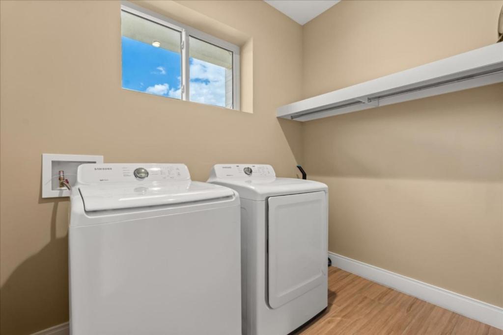 4 Bedrooms - 5 Bathrooms- Magic Village 3118rw Orlando