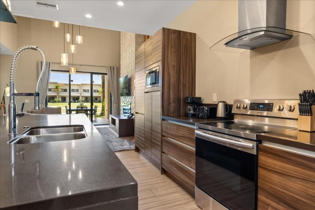 4 Bedrooms - 5 Bathrooms- Magic Village 3118rw Holiday home *