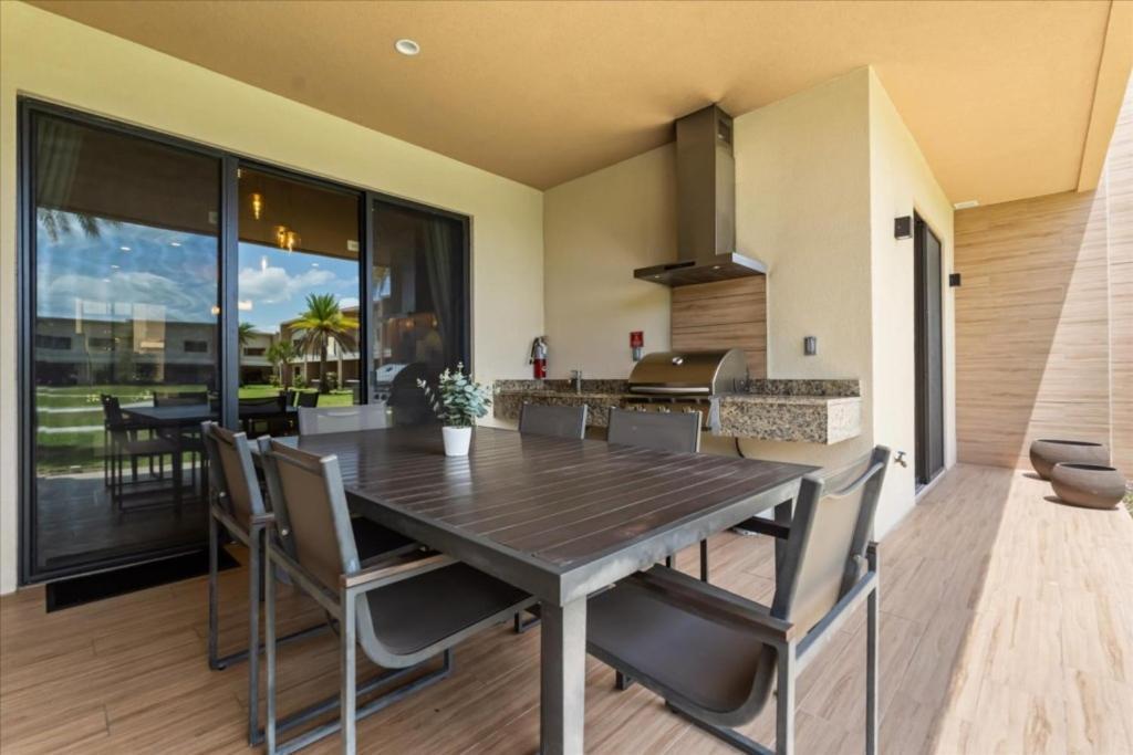 4 Bedrooms - 5 Bathrooms- Magic Village 3118rw Orlando