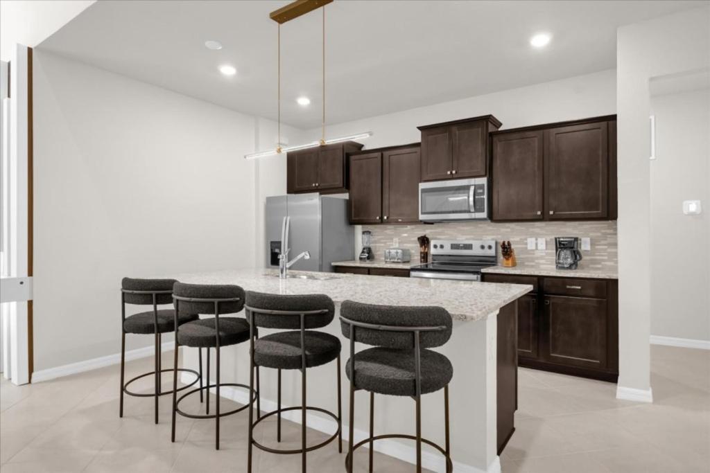 6 Beds - 4,5 Baths - Windsor Cay 16237sm * Orlando