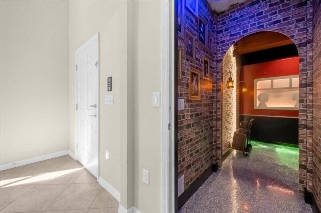 5 Bedrooms - 4 Bathrooms - Windsor Cay 16214tw Holiday home Orlando