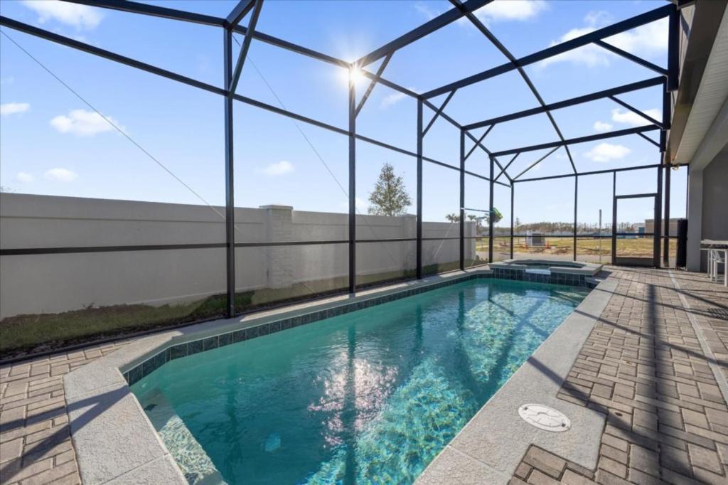 6 Bedrooms - 4 Bathrooms - Windsor Cay 16200sm Orlando