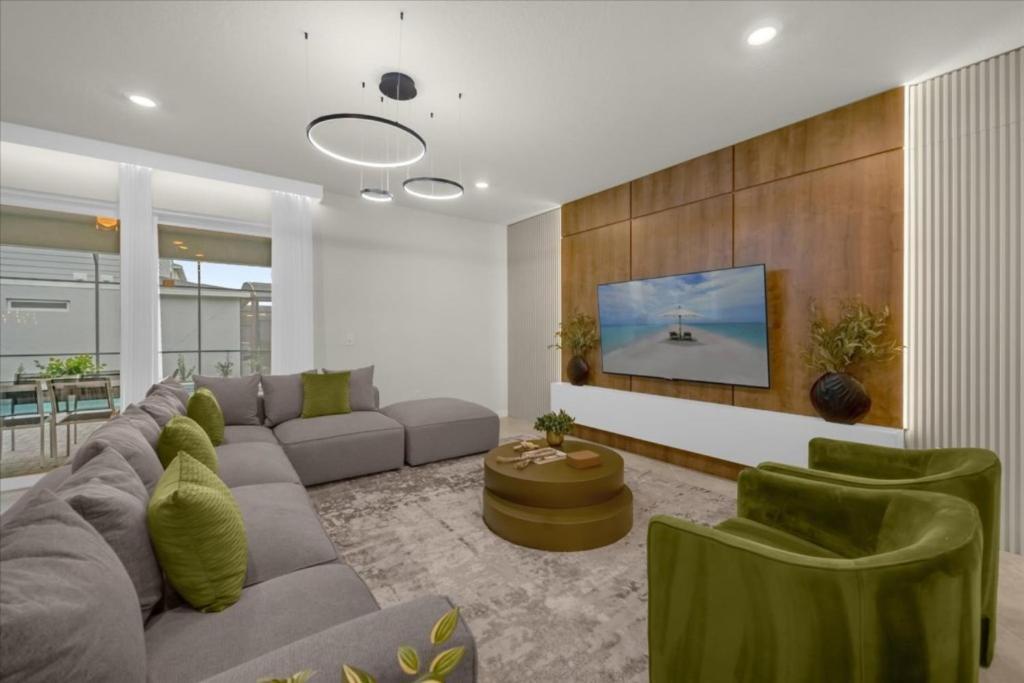 8 Bedrooms- 6 Bathrooms- Windsor Cay16280sm Holiday home Orlando