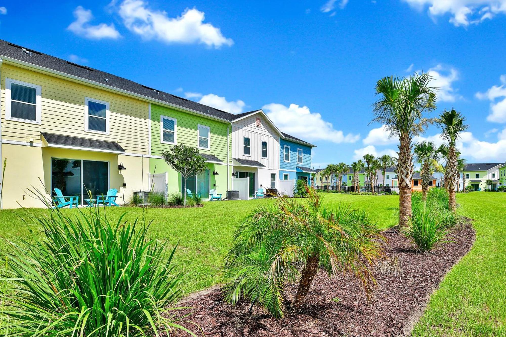 Sunny Near With Margaritaville Island H20 Access - 8111cp