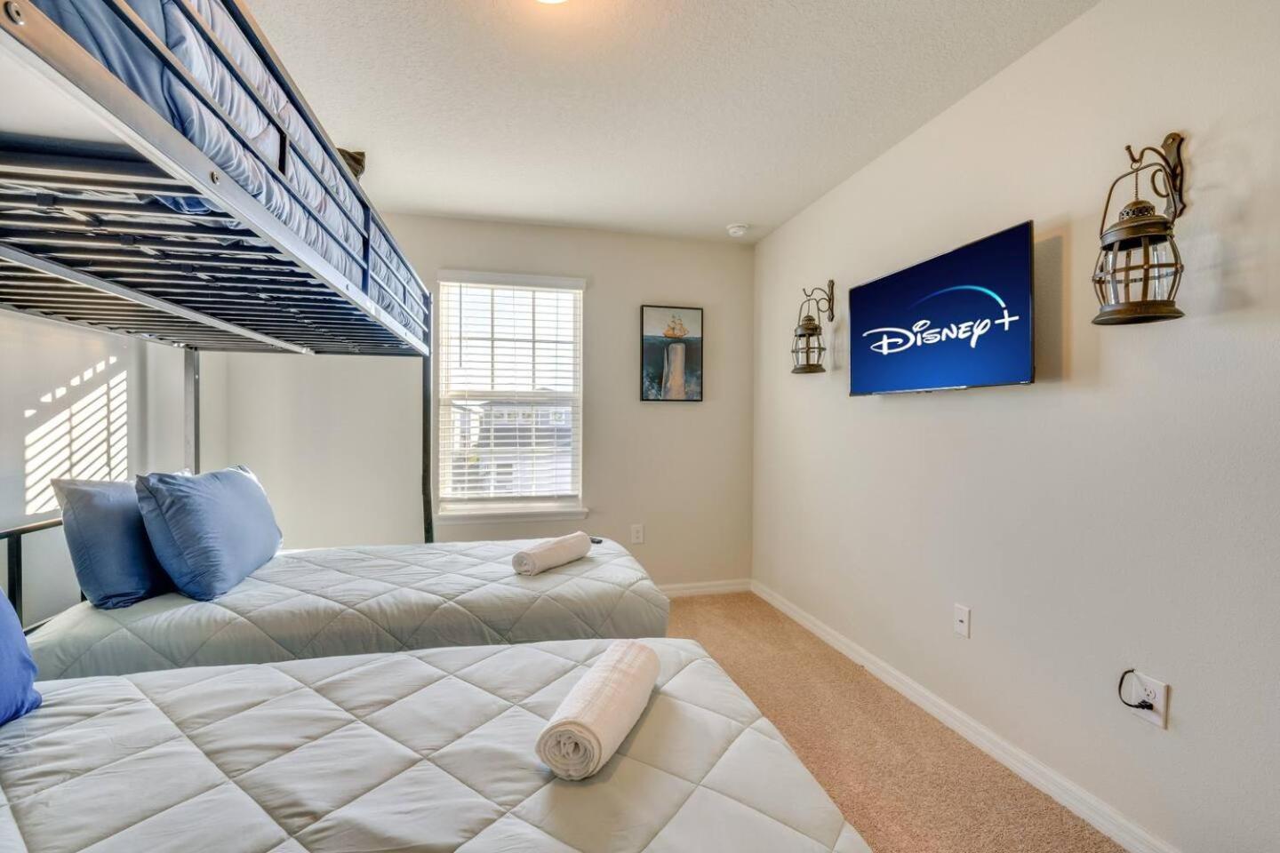 Modern 5br Getaway W Heated Pool & Bbq Area Orlando