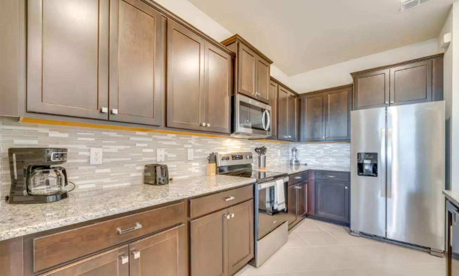 Modern 5br Getaway W Heated Pool & Bbq Area Holiday home Orlando