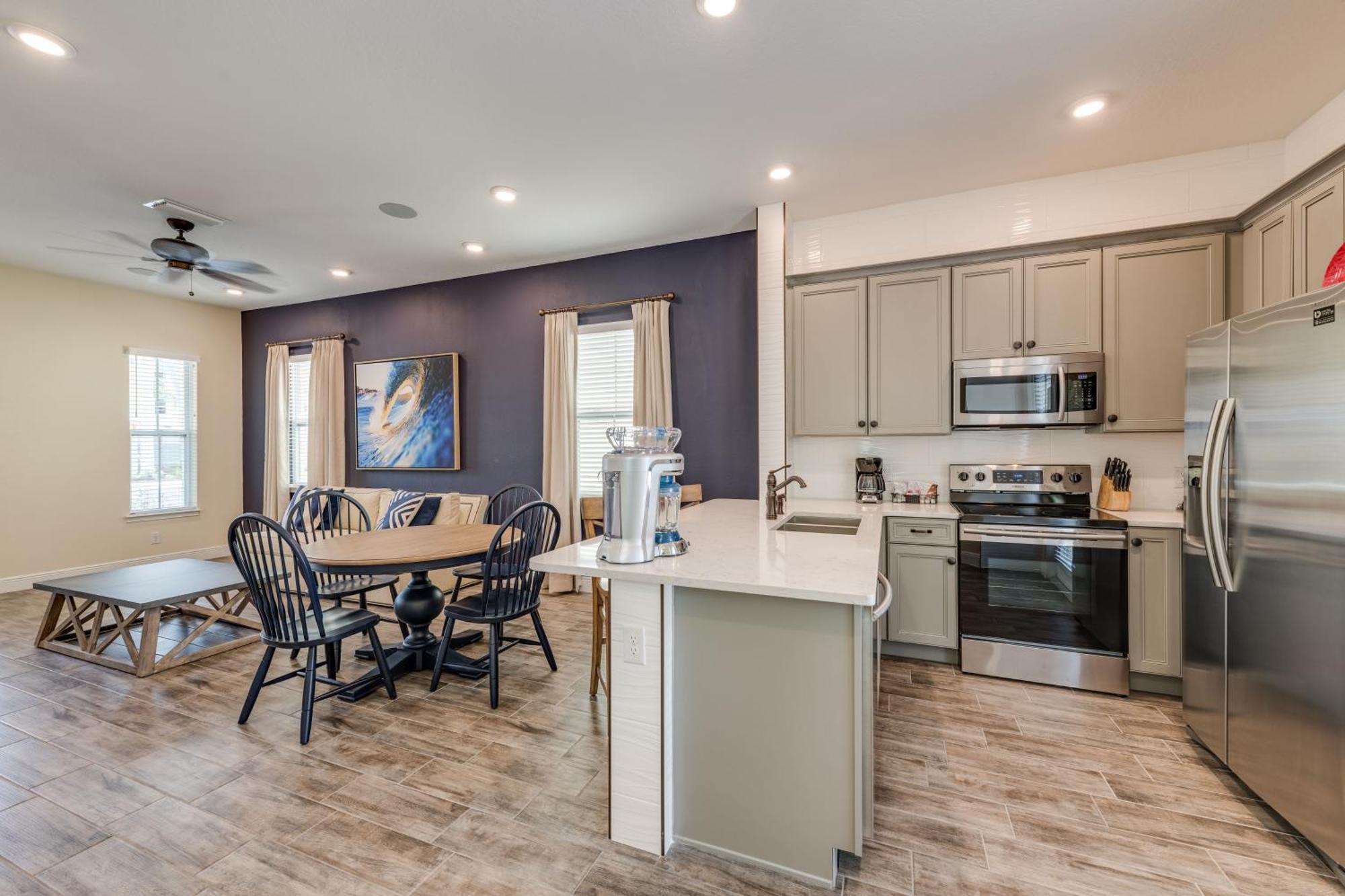 Breezy With Hot Tub Near With Margaritaville Island H2o Access - 8069dr Orlando
