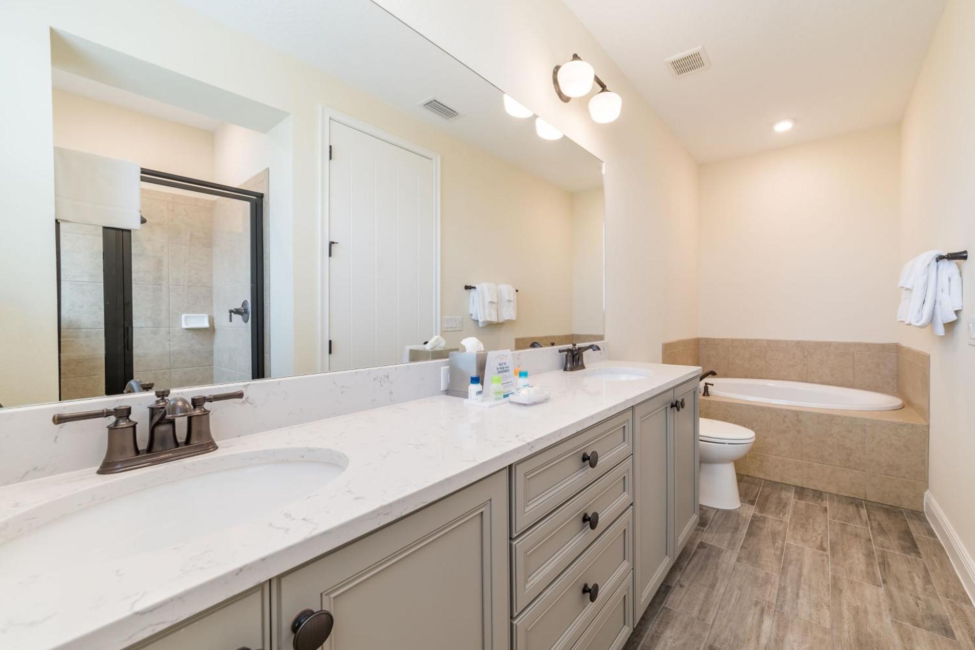 Holiday home Bon Voyage With Private Pool Near With Margaritaville Island H2o Access - 8045su