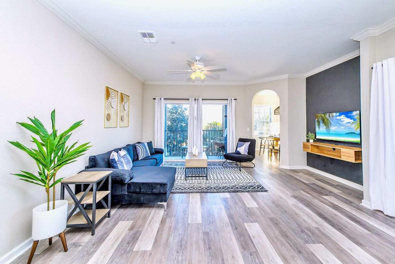 Holiday home Cozy 2br - Private Balcony - Near Orlando