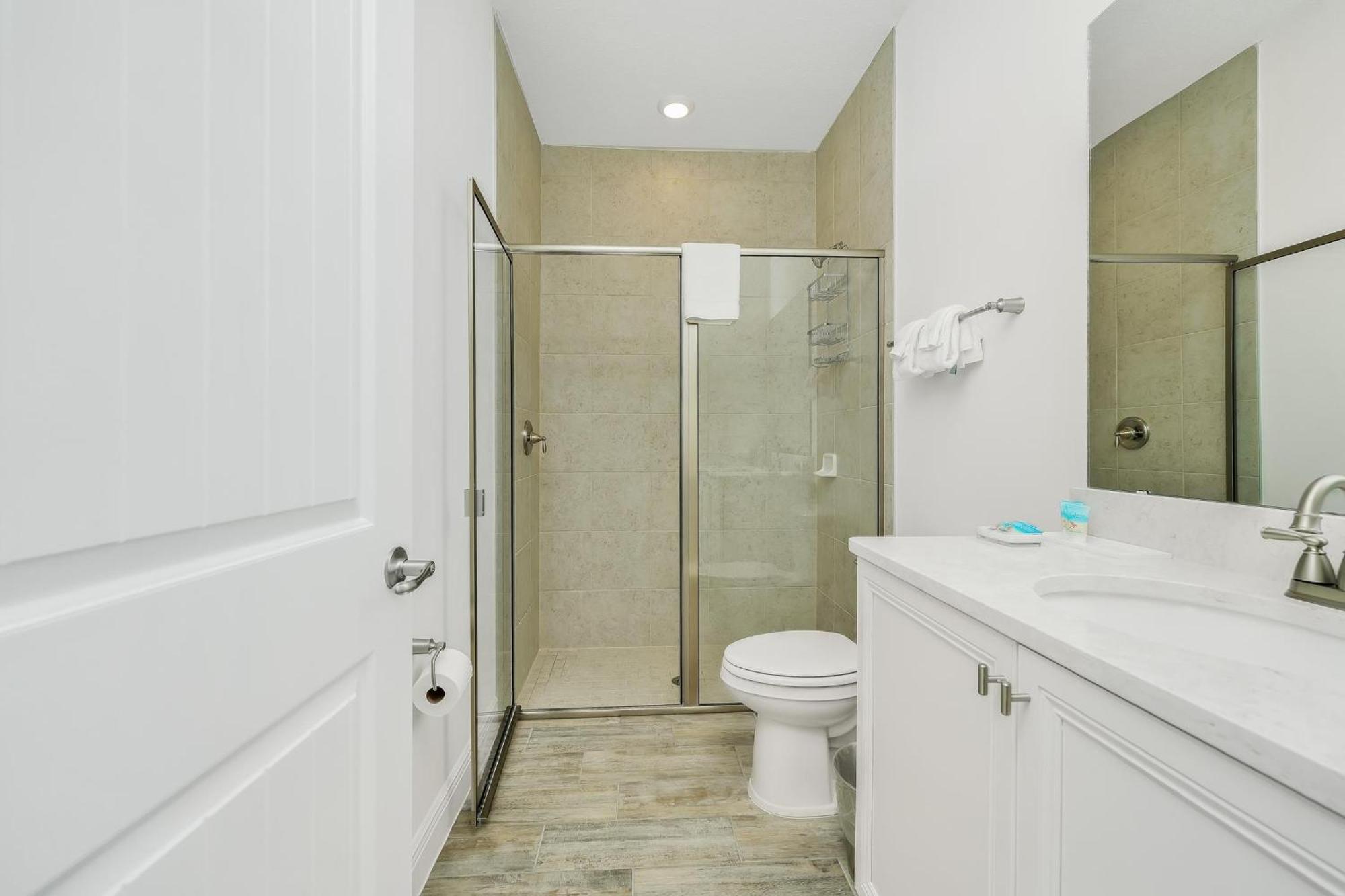Beautiful Waterfront Near With Margaritaville Island H20 Waterpark Access - 3017cs Villa