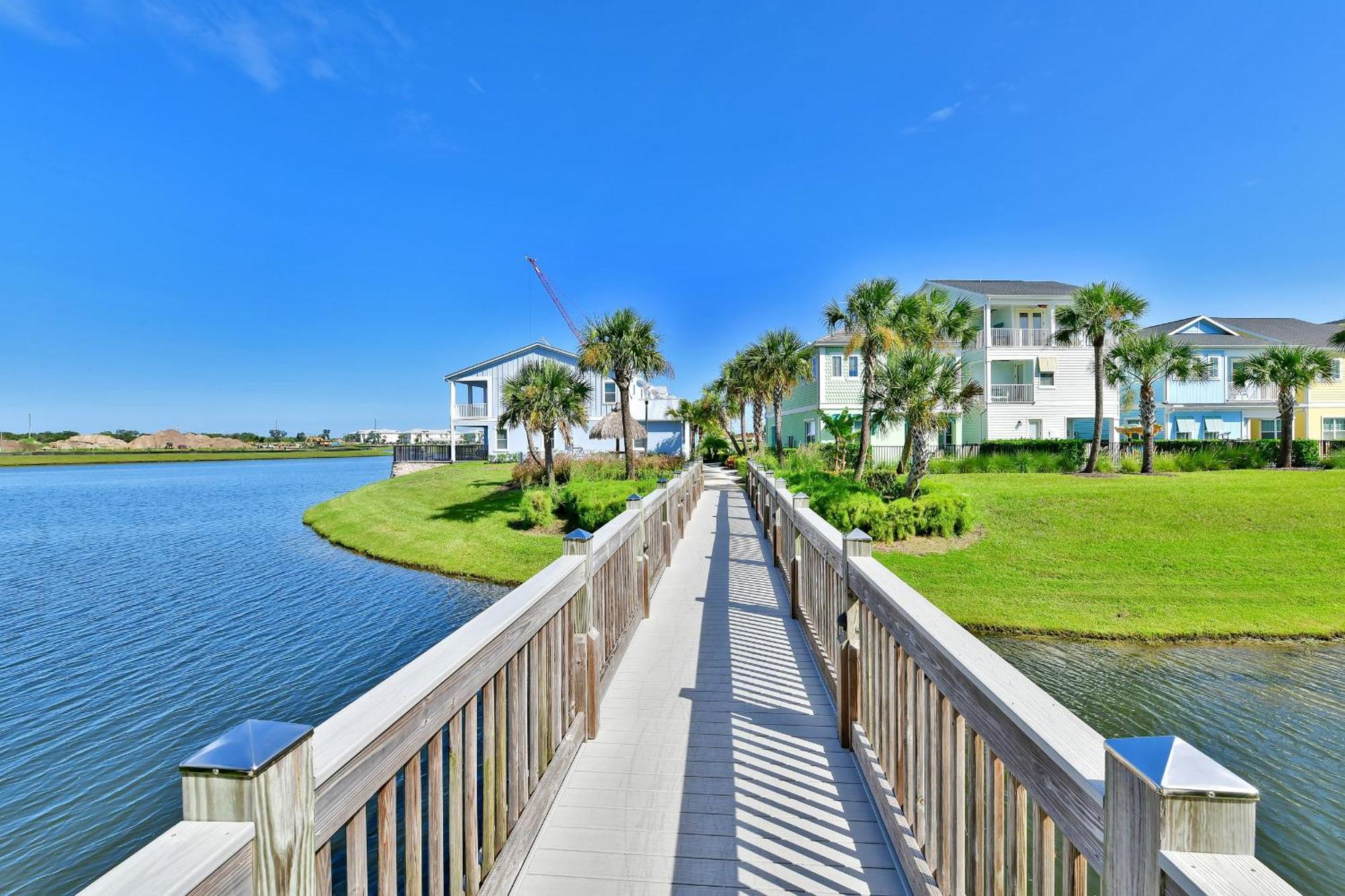 Beautiful Waterfront With Private Pool Near With Margaritaville Island H2o Access - 3024ph *