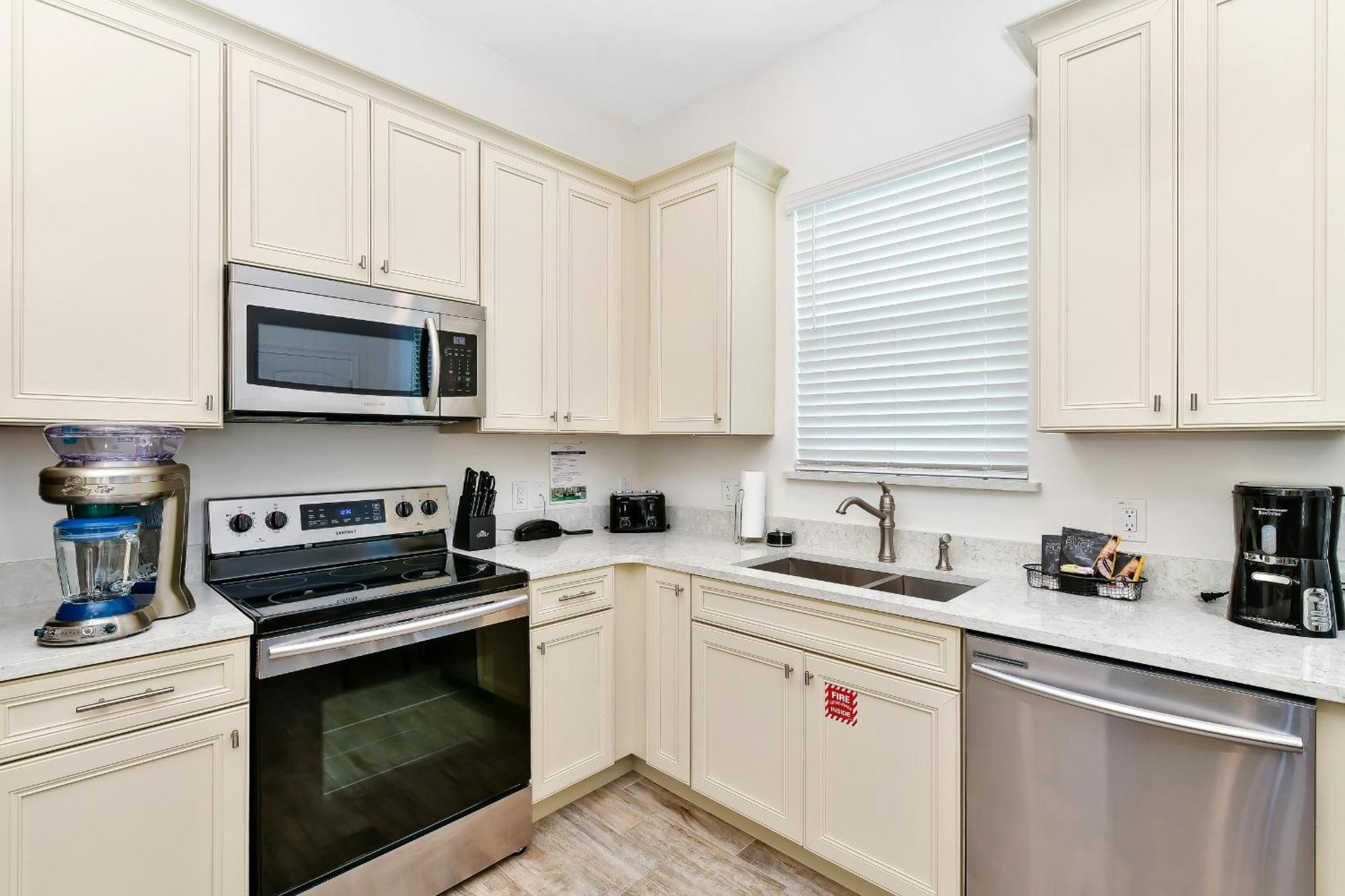 Sandy Toes With Private Pool Near And Margaritaville Island H2o Access - 8032st