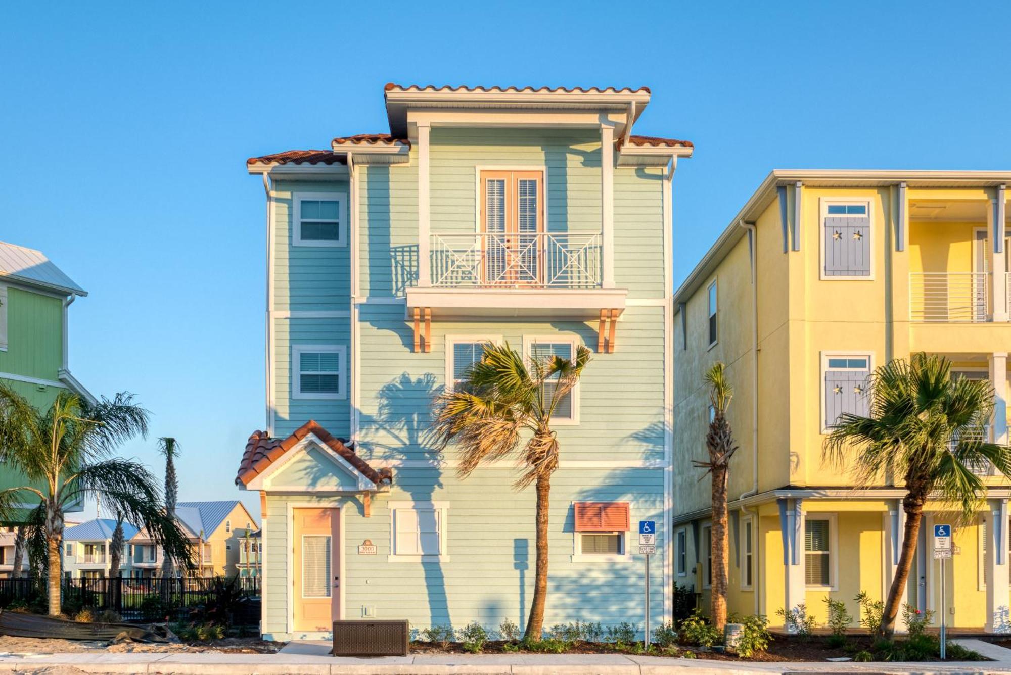 Tranquil Ocean Blue Near With Private Pool Margaritaville Island H20 Waterpark Access - 3000ph
