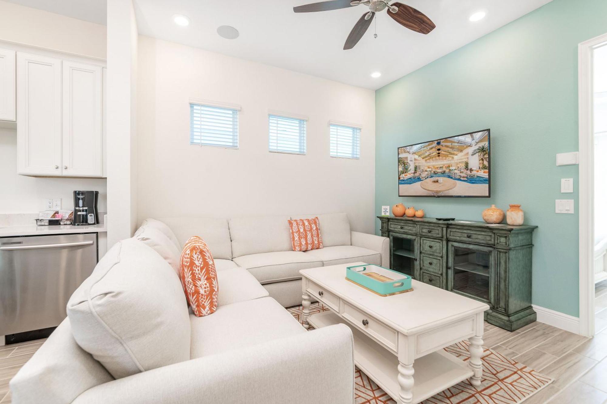 Salt Water Near With Margaritaville Island H2o Access - 8012dr