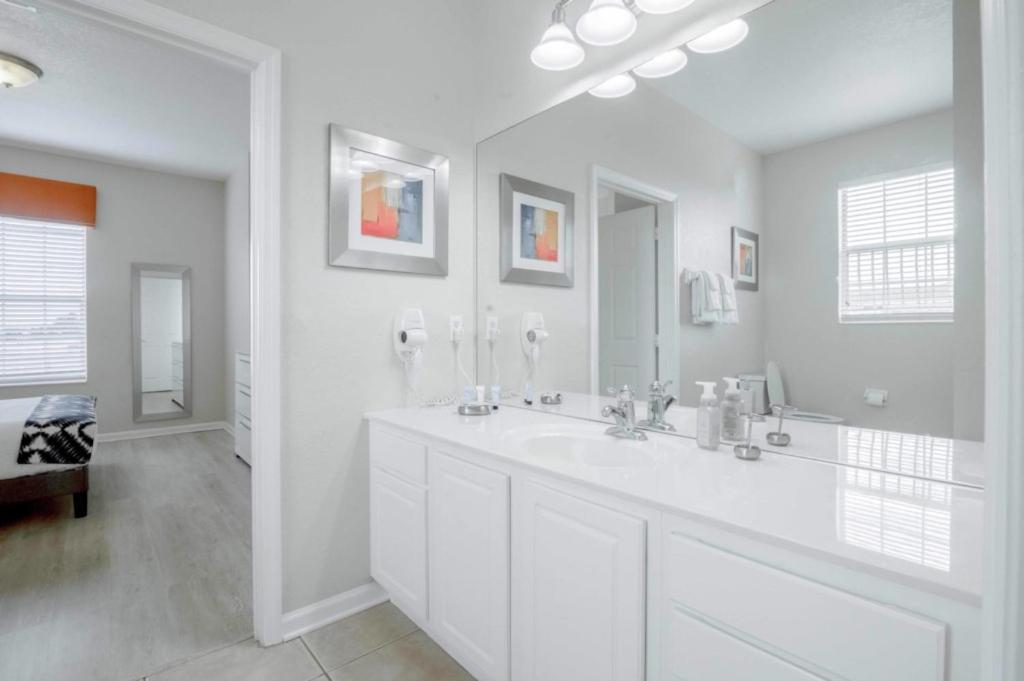 New! Spectacular Vista Cay Penthouse Prize Near Theme Parks Walk To Conventions And Int'l Drive * Orlando