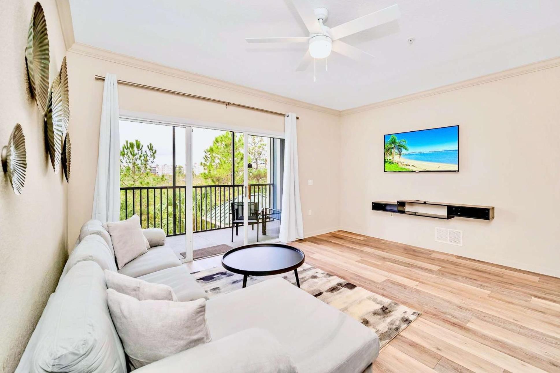 Holiday home 2br With Shared Pool & Hot Tub, Near Disney! *