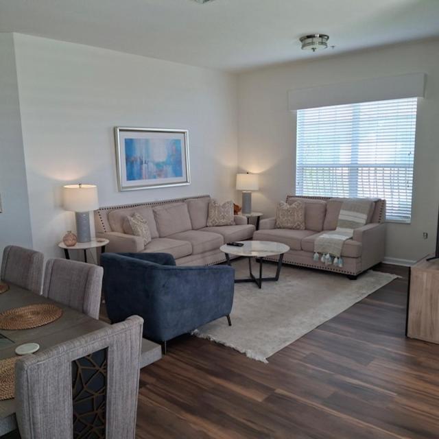 Apartment Vista Cay Lakeview Penthouse: Luxurious Near Theme Parks