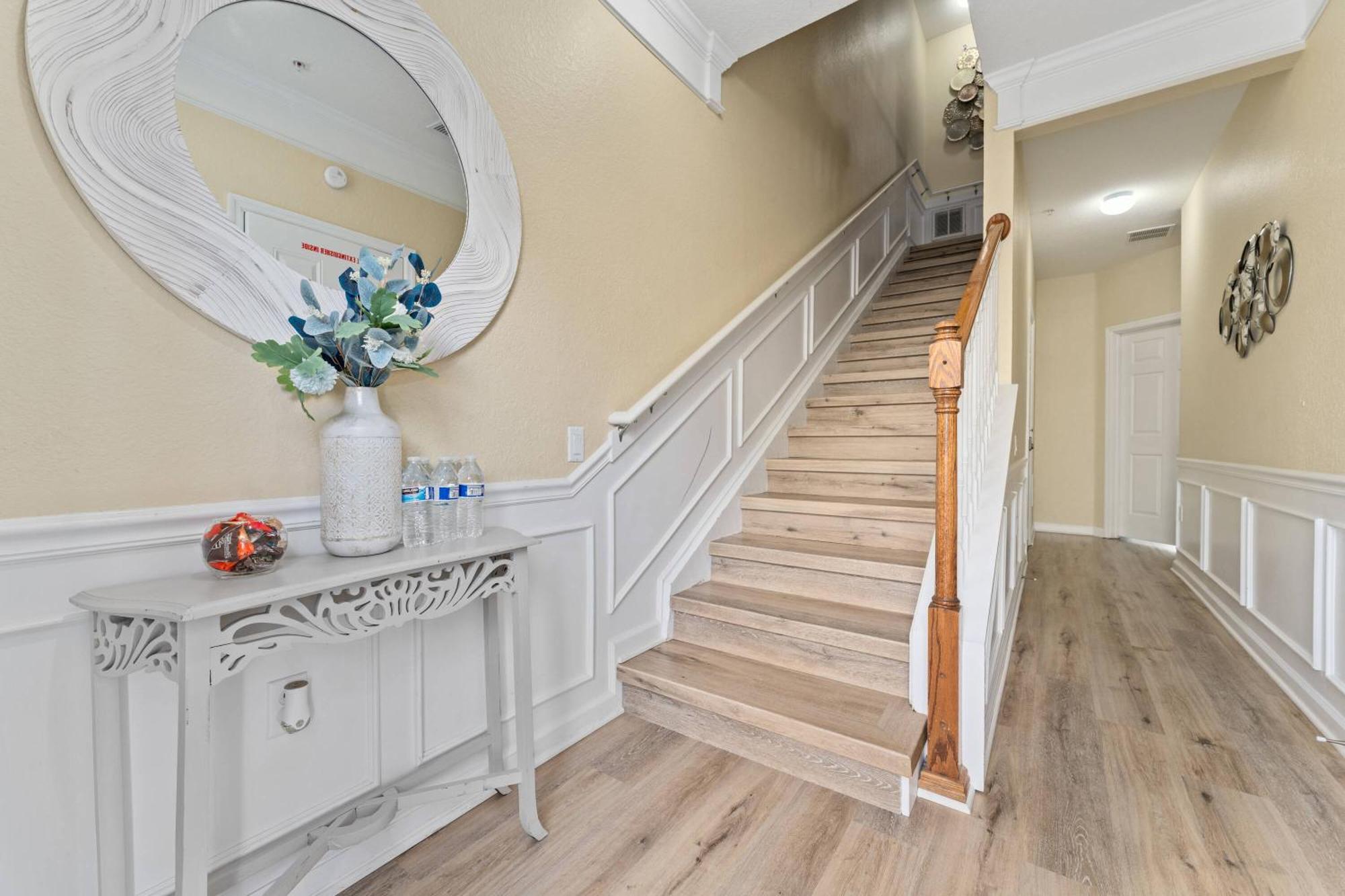 Townhome In 3 Suits