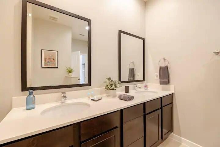 Corvette Getaway - 2 Beds - Jacuzzi - Forest View * Orlando
