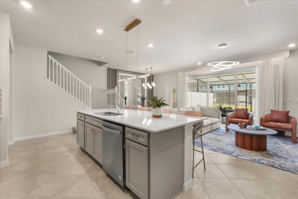5 Bedrooms - 5 Bathrooms - Windsor Cay 1137bi *