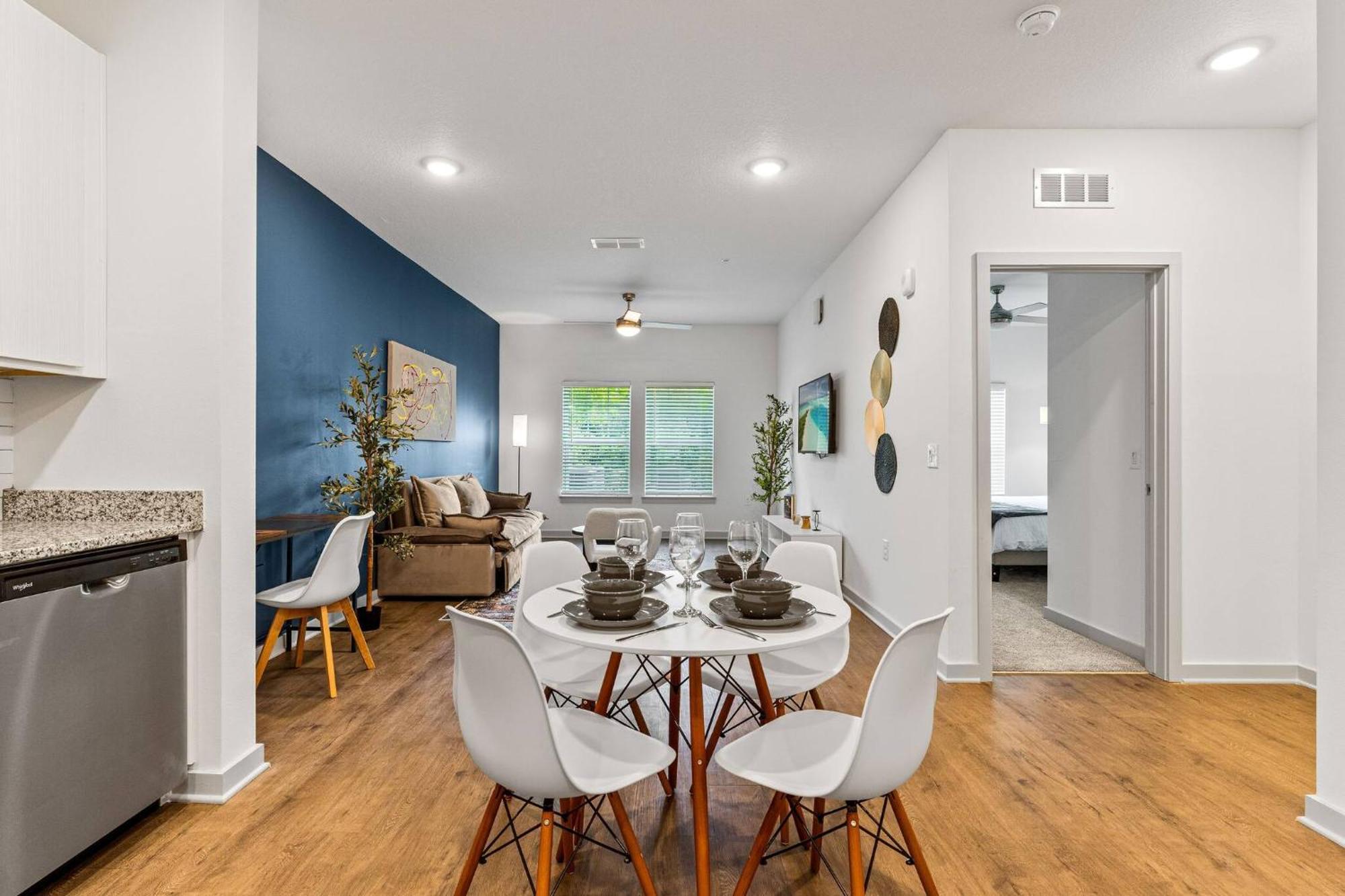 Complete Comfy King Bed W Pool & Gym And Close To Parks * Orlando
