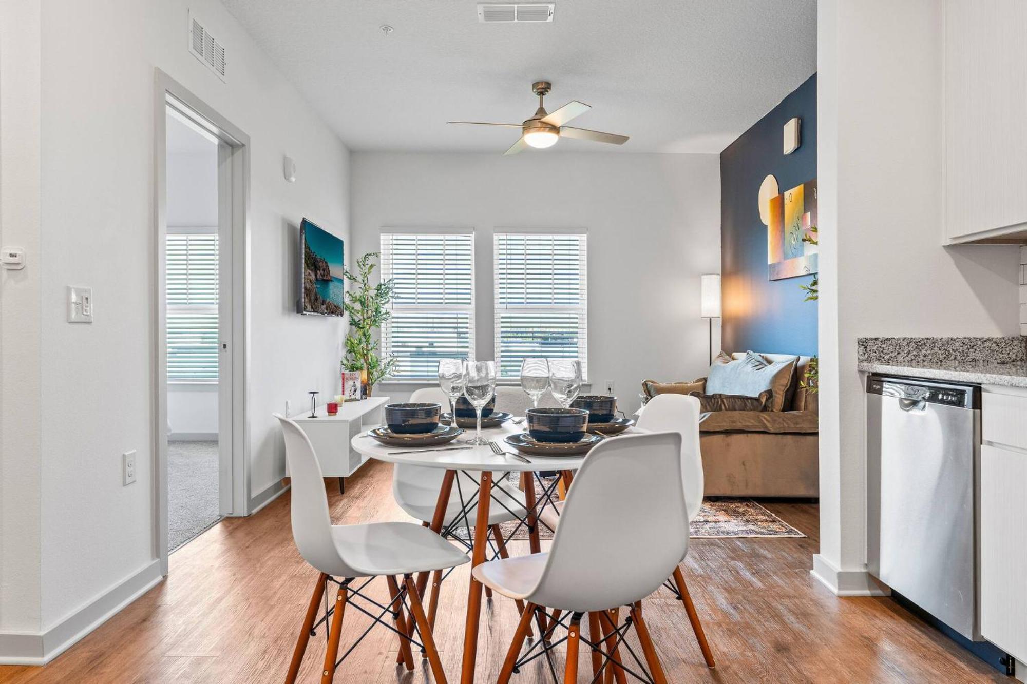 Complete Serene King Escape Pet Friendly W Pool Gym *