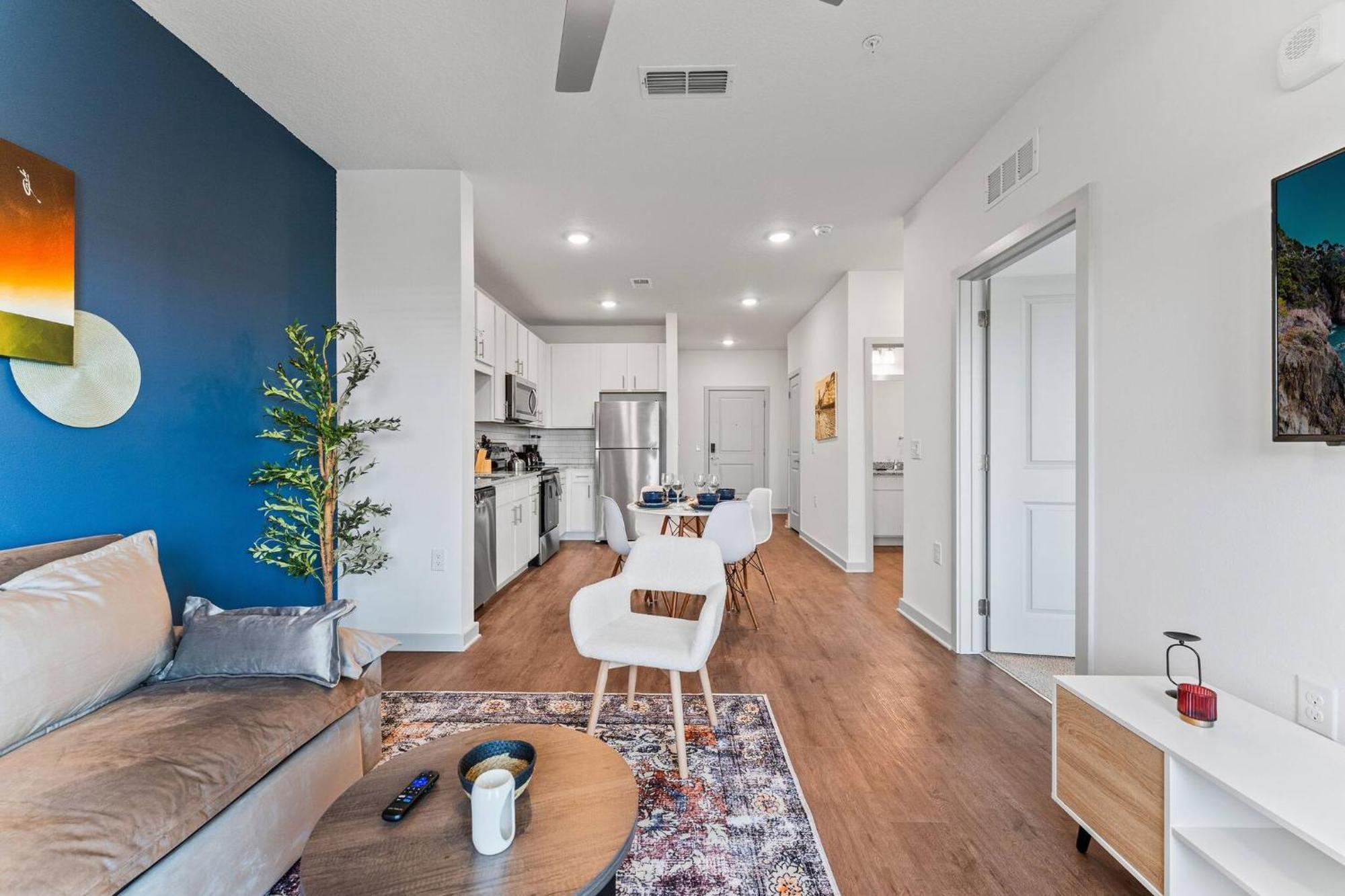 Complete Serene King Escape Pet Friendly W Pool Gym Apartment *