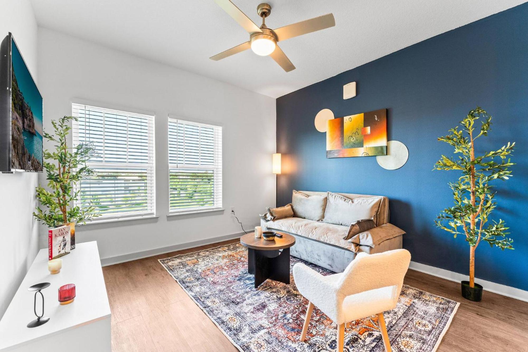 Complete Serene King Escape Pet Friendly W Pool Gym Apartment *