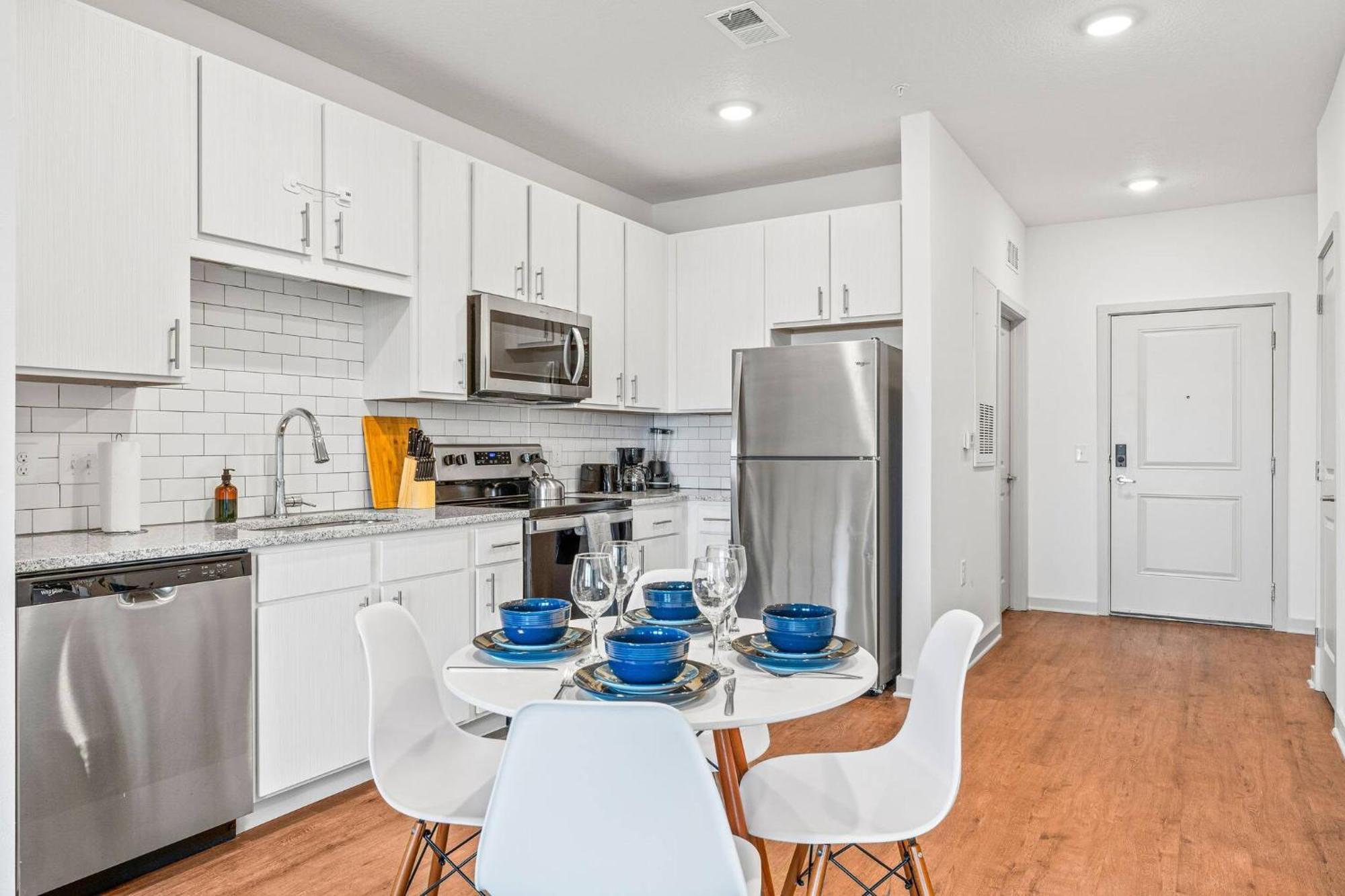 Complete Serene King Escape Pet Friendly W Pool Gym Apartment