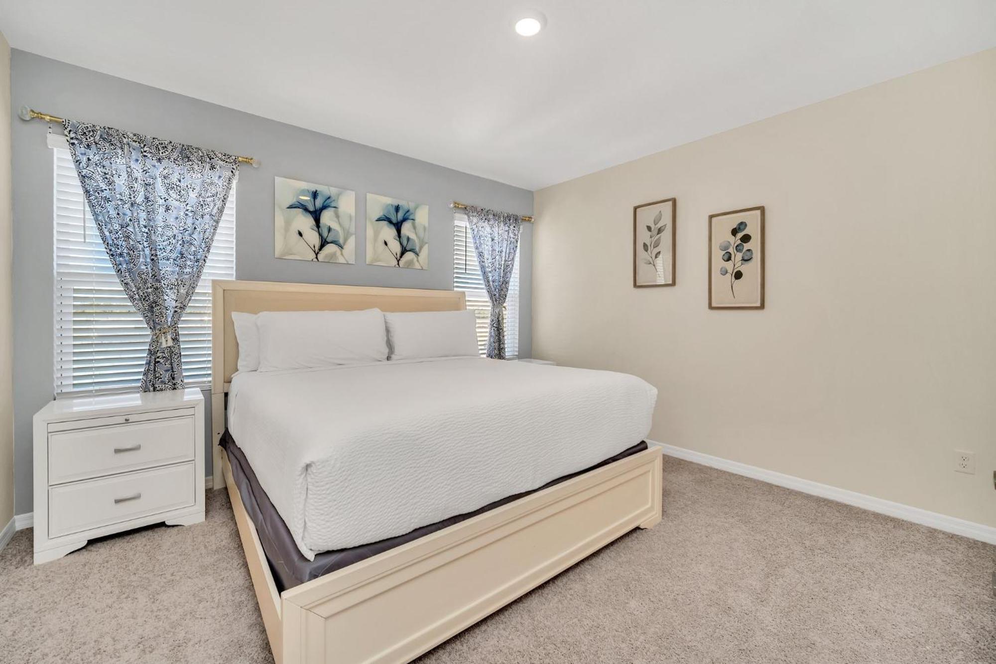 - Solterra 680 * Orlando