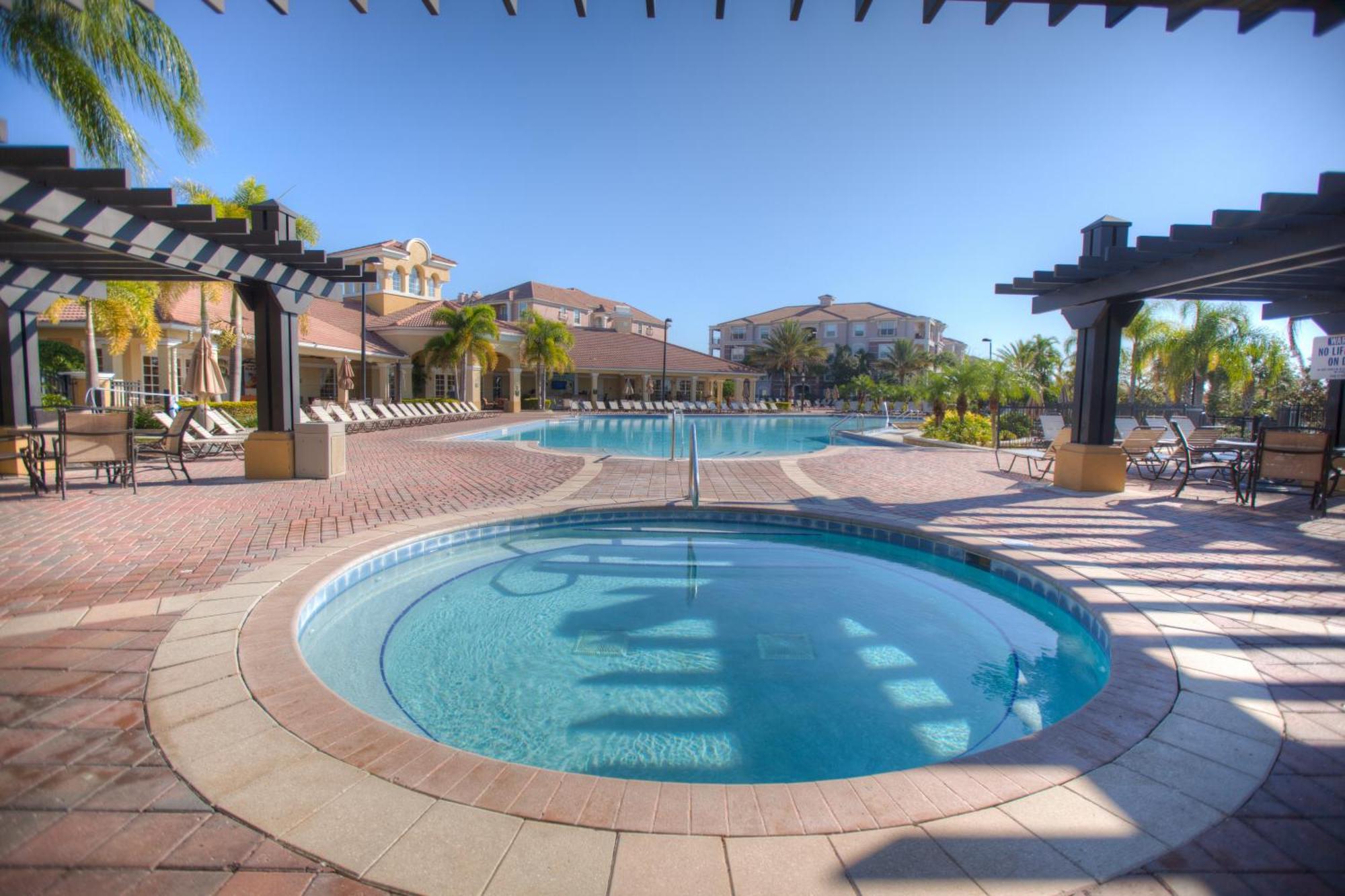 Vista Cay 87 By