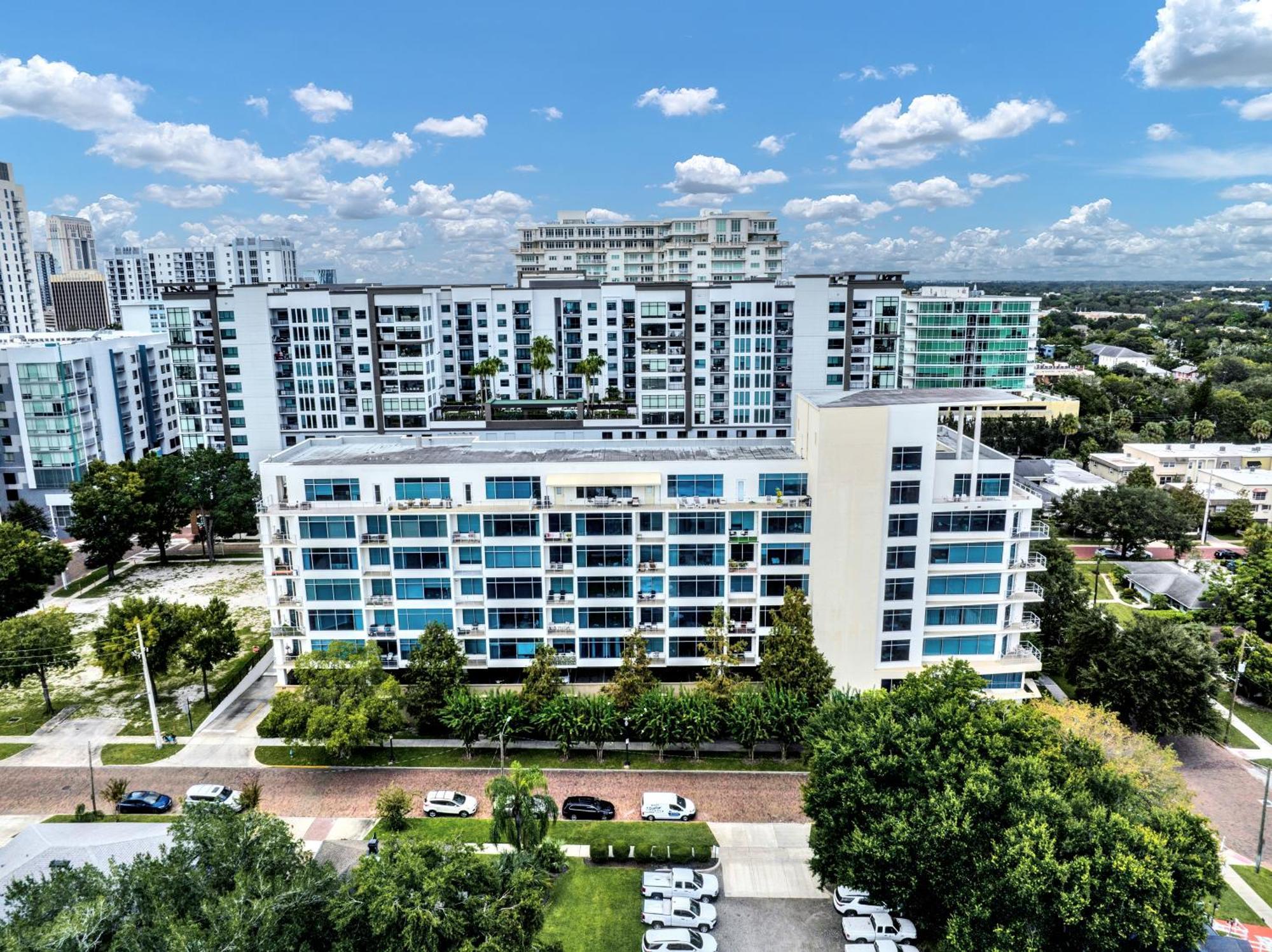 2bd 2bth Penthouse Downtown With Large Billiard Holiday home