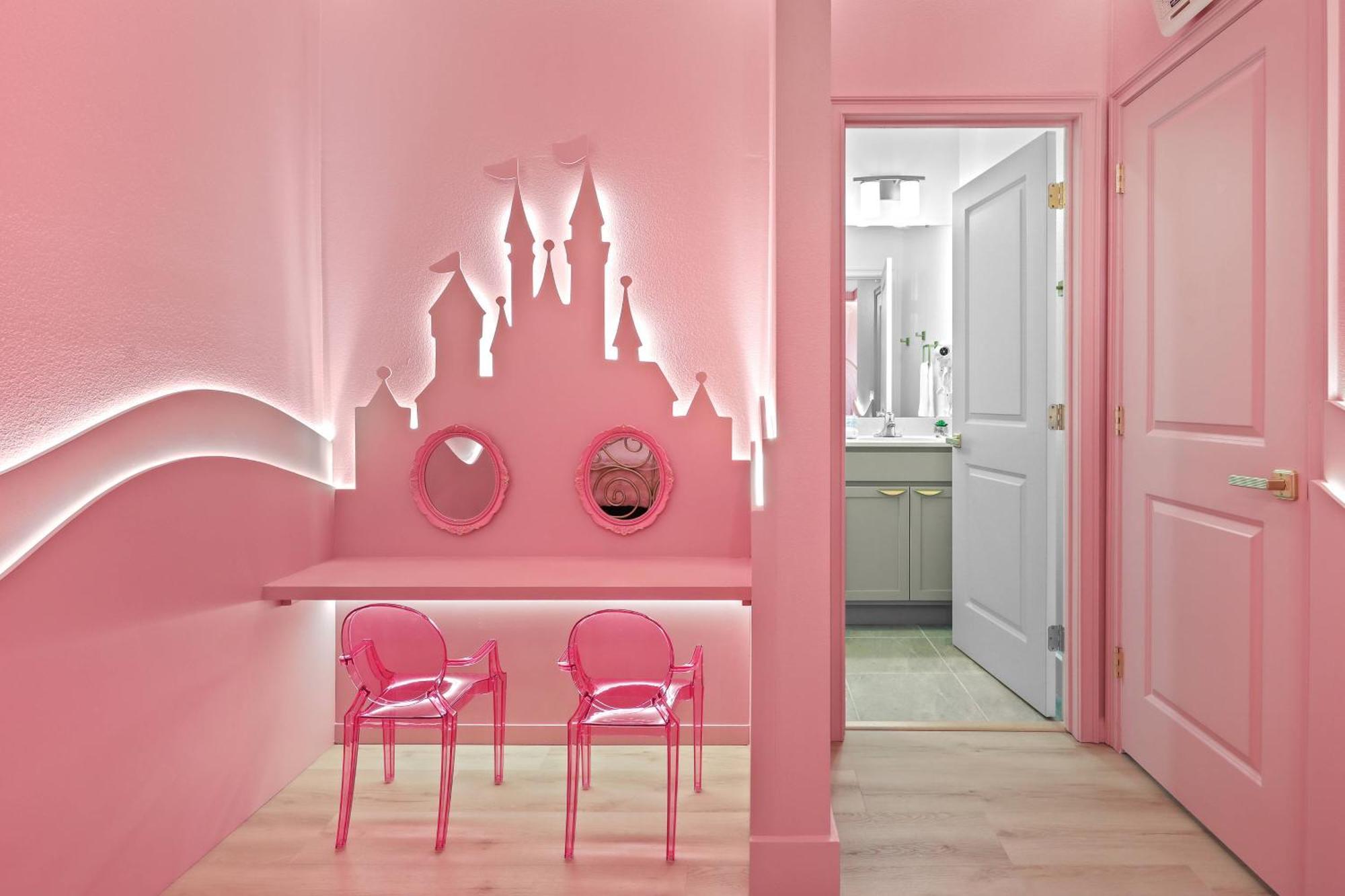 Themed Townhouse Close To Sea World Holiday home