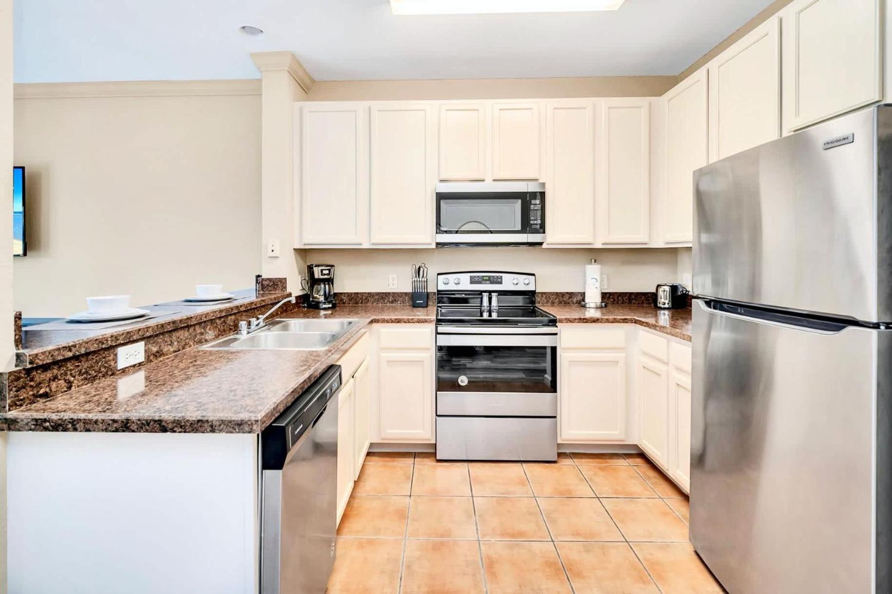 With Pet-friendly- Hot Tub Sauna & Pool * Orlando