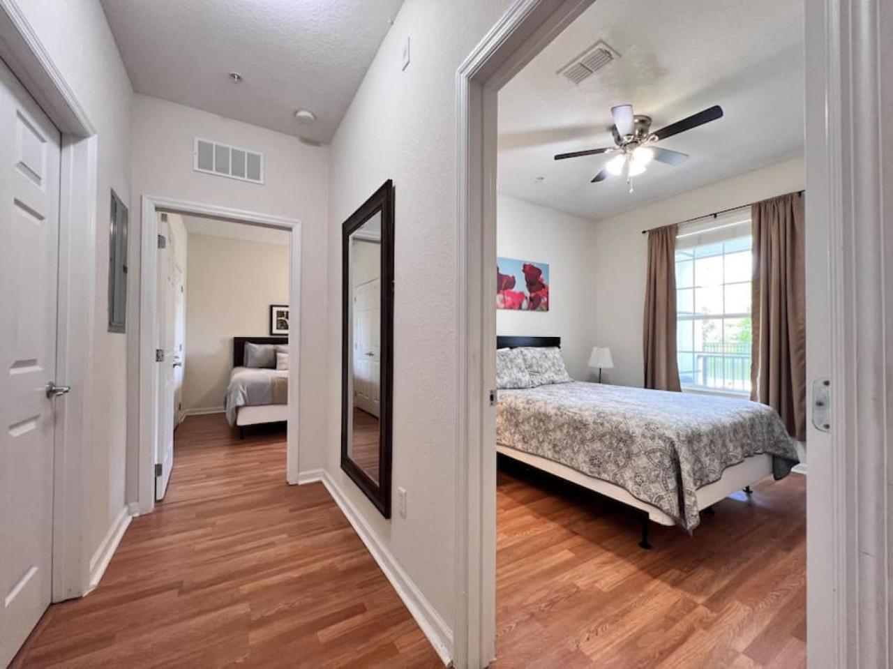 Is2-110 - Centrally Located - Lakefront Holiday home