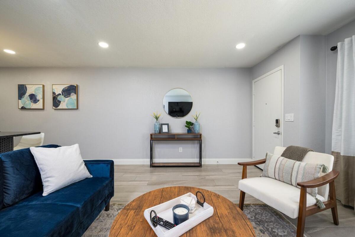 Modern 2br Downtown With King Bed, Long Stays, Wifi, Netflix Apartment