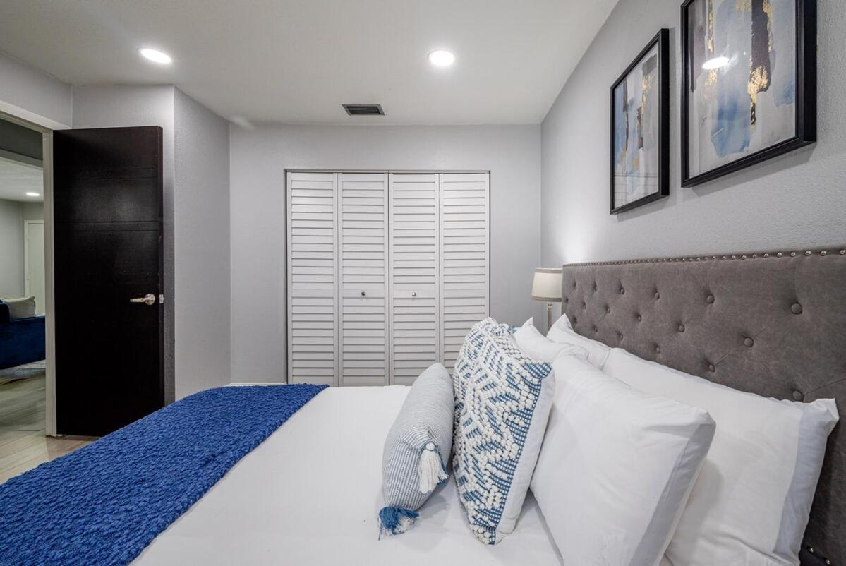 Modern 2br Downtown With King Bed, Long Stays, Wifi, Netflix