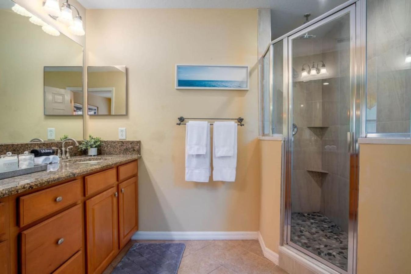 561) Large 3 Bedroom With King Bed Holiday home *
