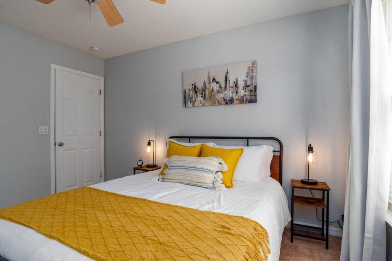 561) Large 3 Bedroom With King Bed Orlando
